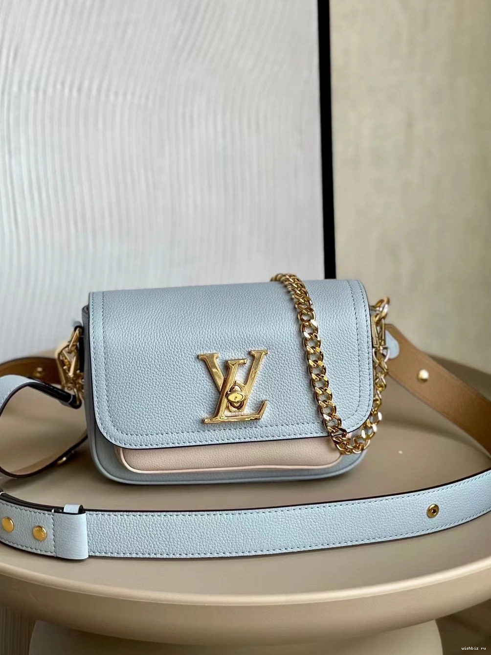 WIS VUITTON LOUIS LOCKME TENDER 0712